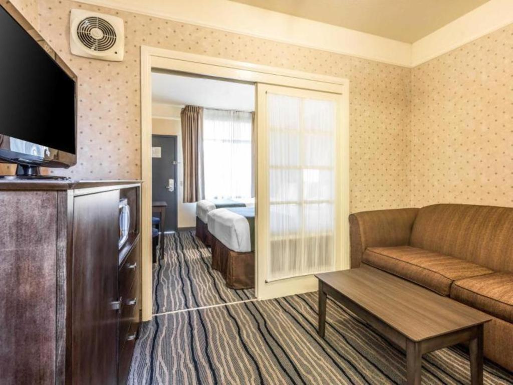 Ramada By Wyndham 2* San Diego