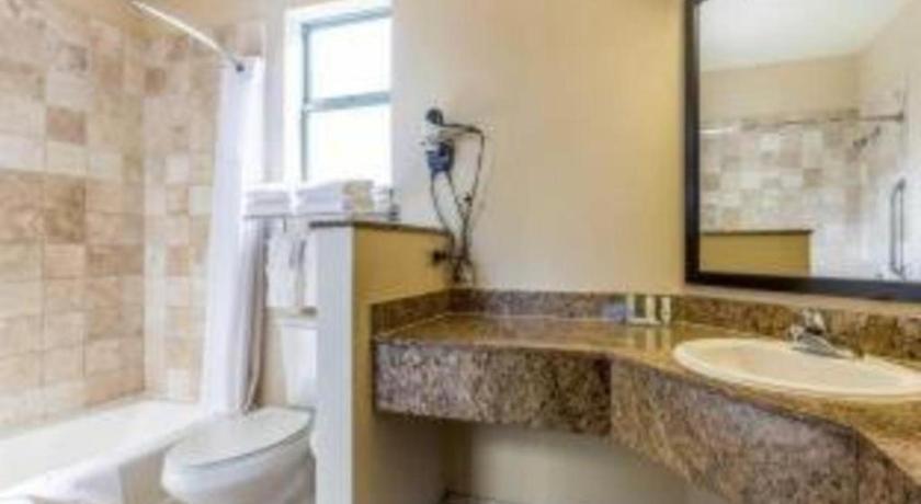 Hotel Ramada By Wyndham San Diego