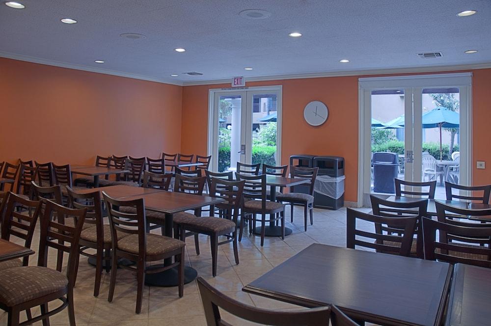 Ramada By Wyndham Hotel