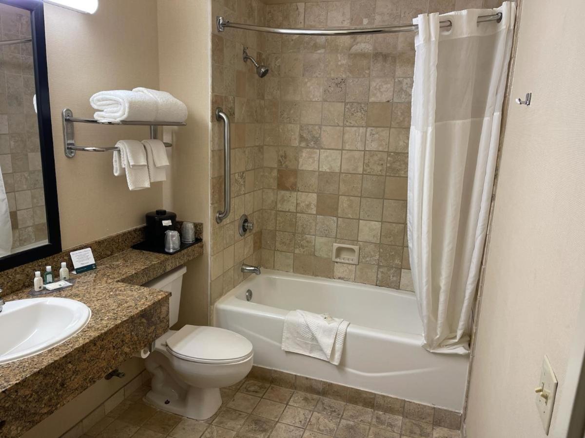 Ramada By Wyndham Hotel 2*