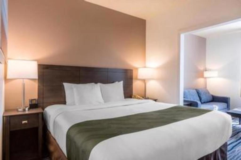 Ramada By Wyndham San Diego