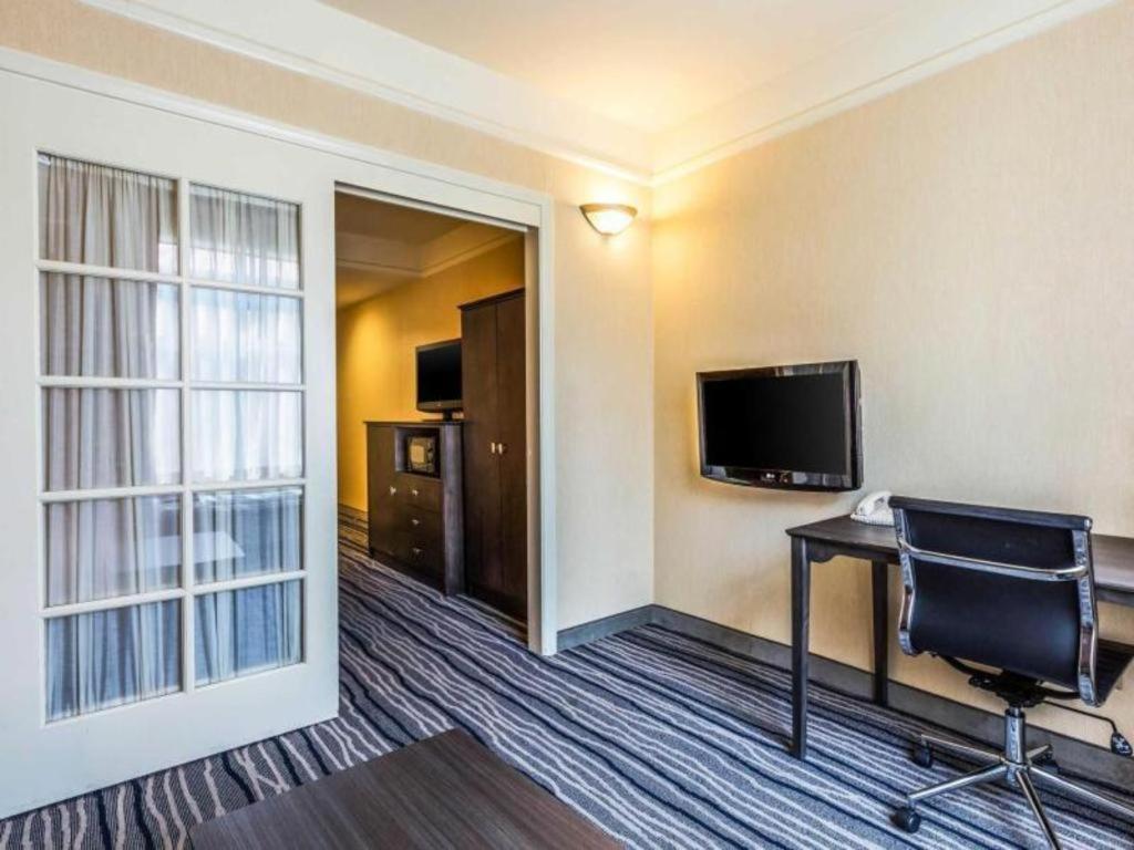 Hotel Ramada By Wyndham 2*