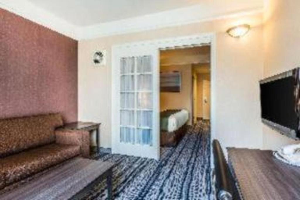 Ramada By Wyndham