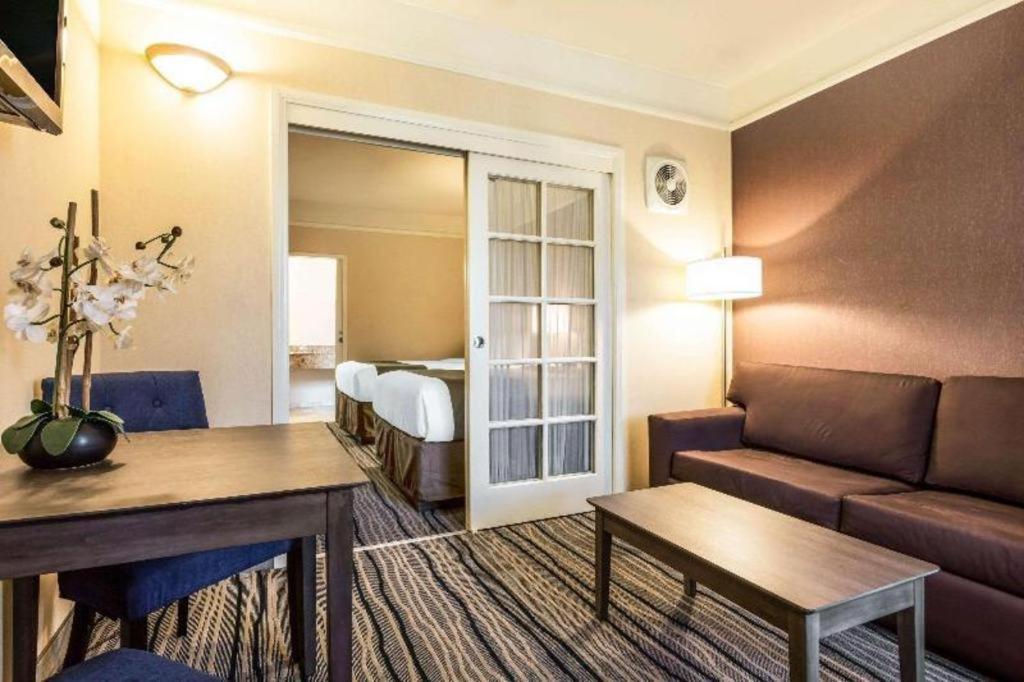 Ramada By Wyndham