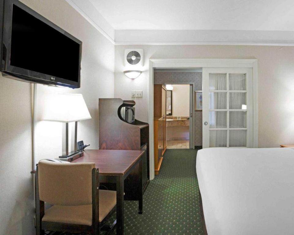 Ramada By Wyndham 2* San Diego