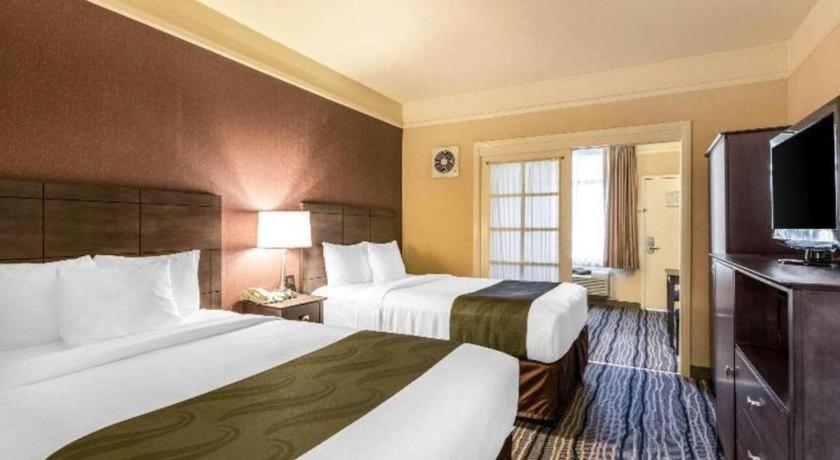 Ramada By Wyndham Hotel San Diego