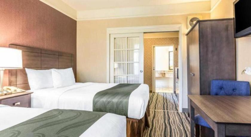 Ramada By Wyndham Hotel 2*