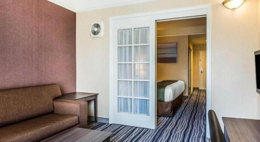 Ramada By Wyndham Hotel