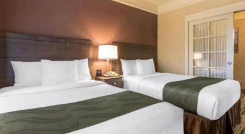 Hotel Ramada By Wyndham 2*