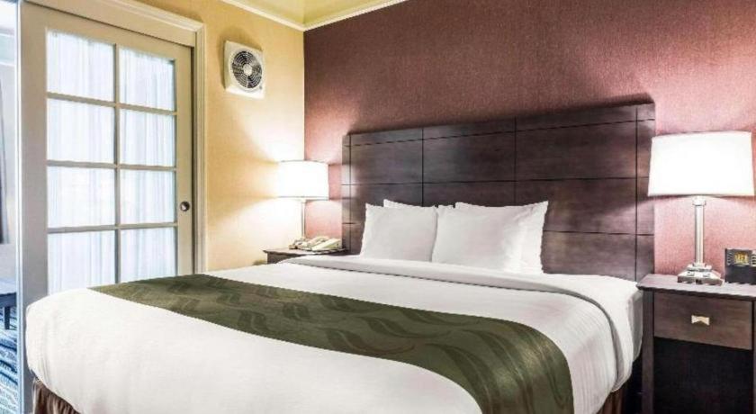 Hotel Ramada By Wyndham 2*
