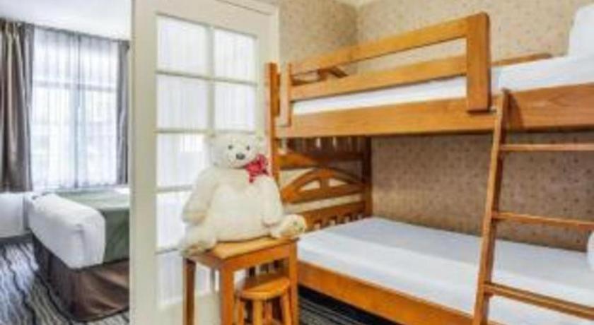 Ramada By Wyndham Hotel 2*