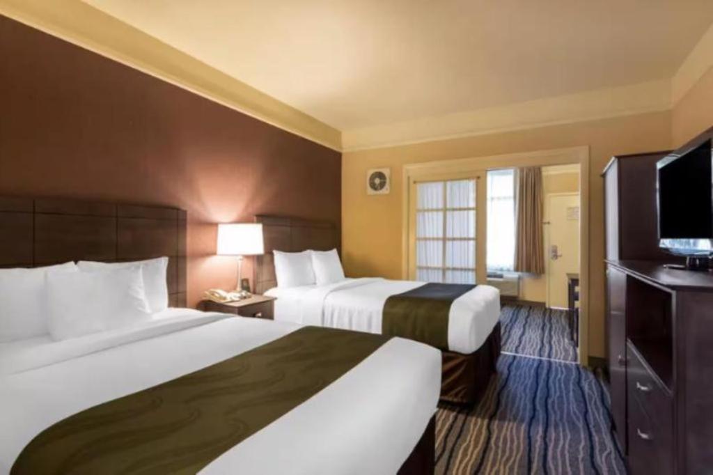 Ramada By Wyndham 2* San Diego