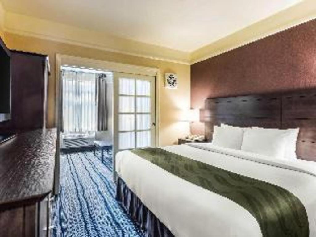 Ramada By Wyndham San Diego