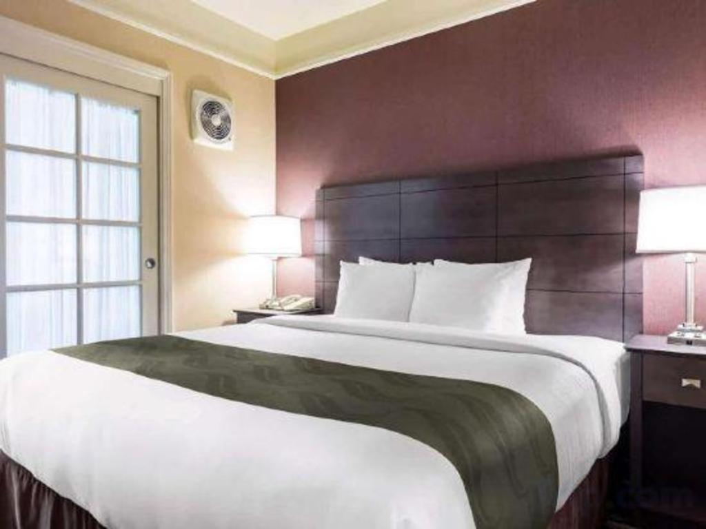 Ramada By Wyndham 2*