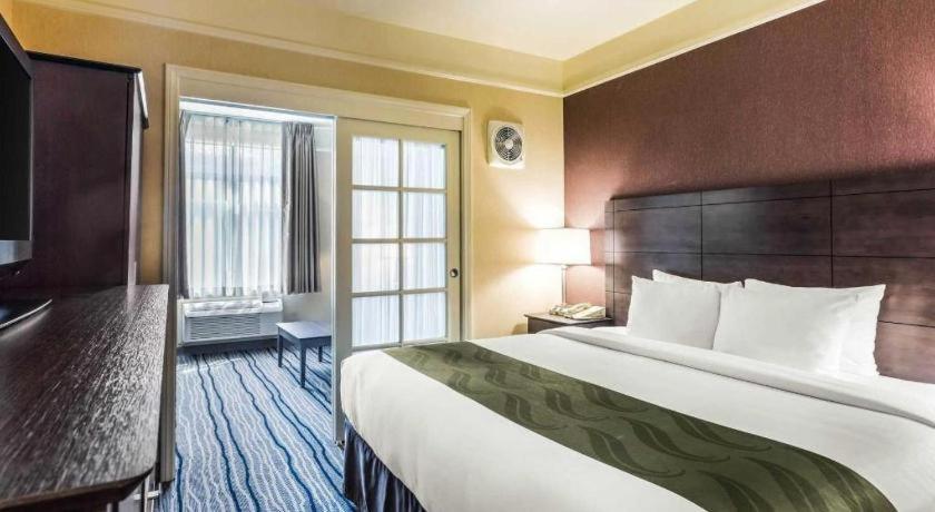 Ramada By Wyndham 2*