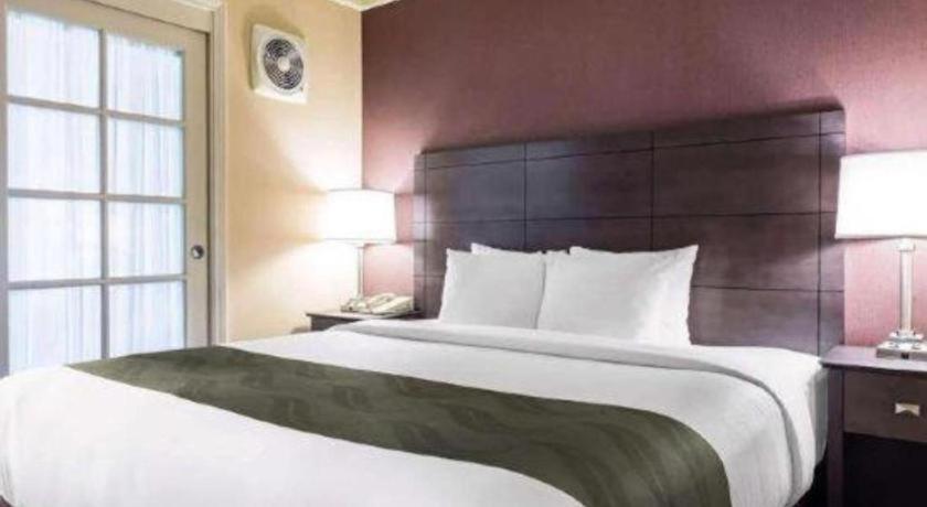 Ramada By Wyndham Hotel 2*